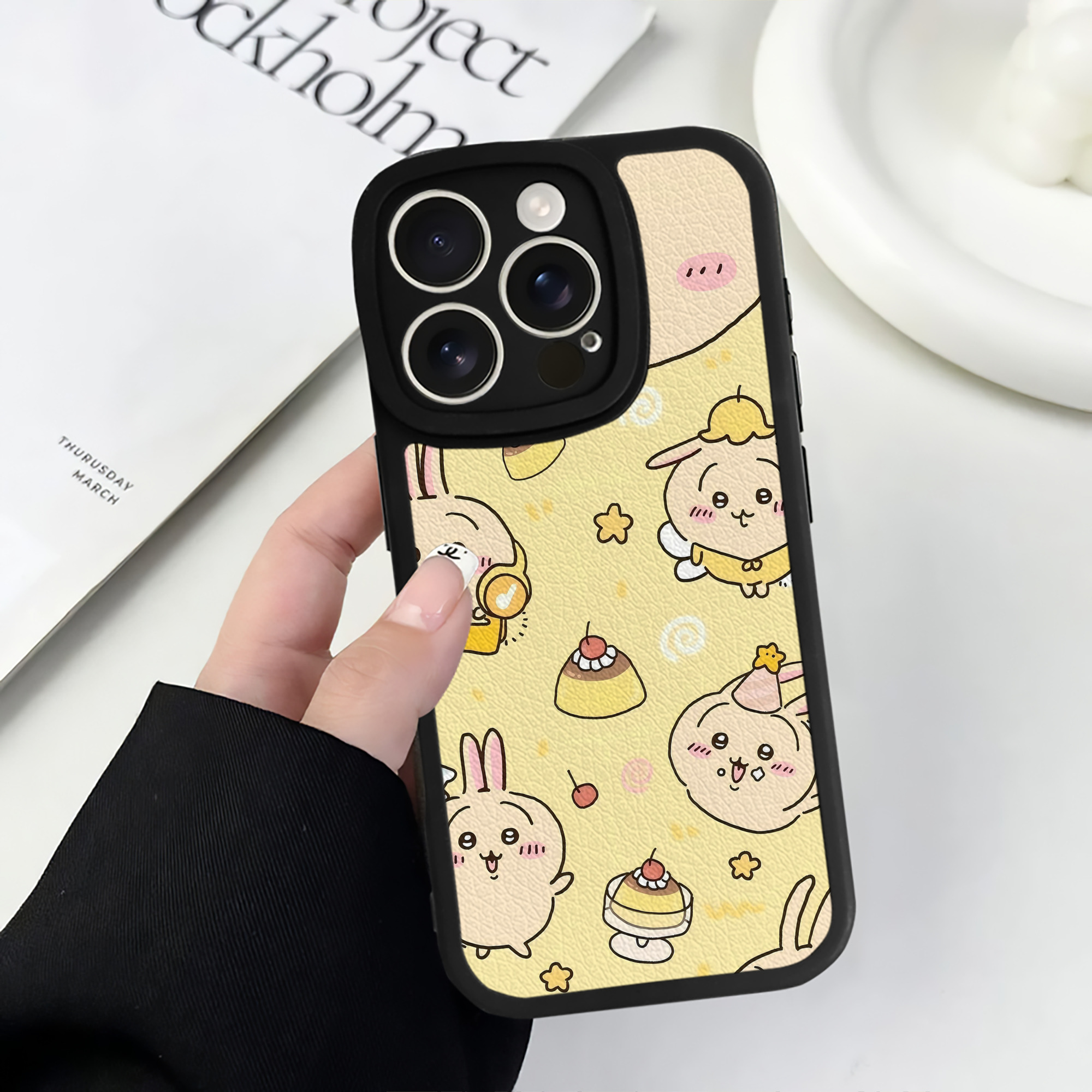 （画像用） ちいかわ Chii-kawa 【iPhone 16シリーズ対応】シリコンスマホケース（レザー調） 材質：シリコン